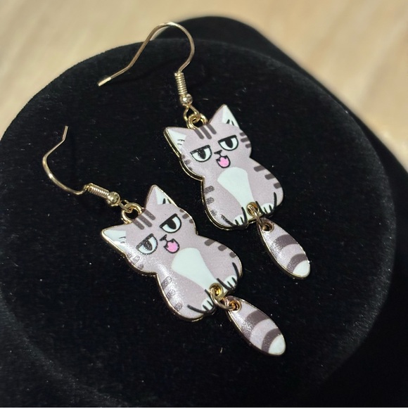 Cute Hungry/Annoyed Tabby Cat with Dangle Tail, Hook Earrings - Cute Kitty Cat - Picture 5 of 10